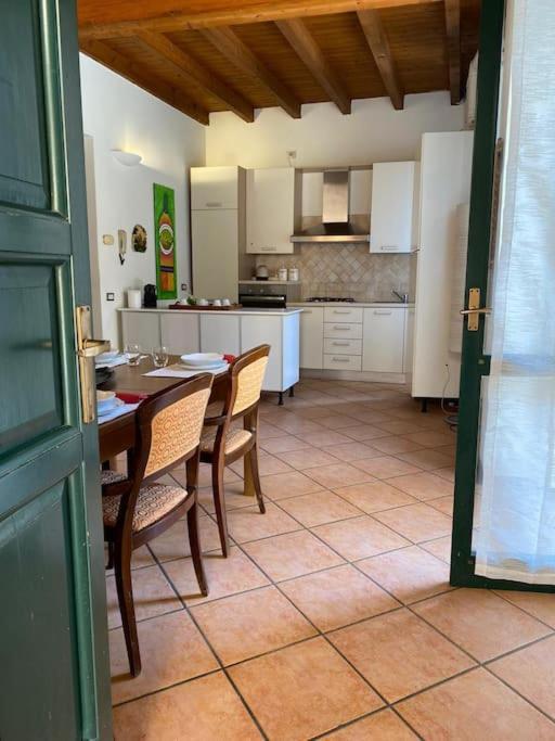 Apartament La Casa Nel Borgo Angera Zewnętrze zdjęcie
