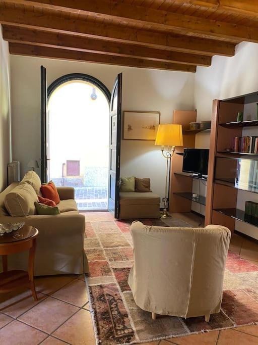 Apartament La Casa Nel Borgo Angera Zewnętrze zdjęcie