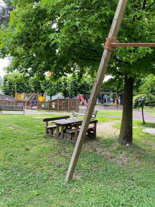 Apartament La Casa Nel Borgo Angera Zewnętrze zdjęcie