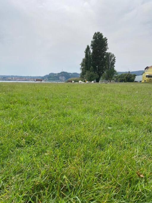 Apartament La Casa Nel Borgo Angera Zewnętrze zdjęcie